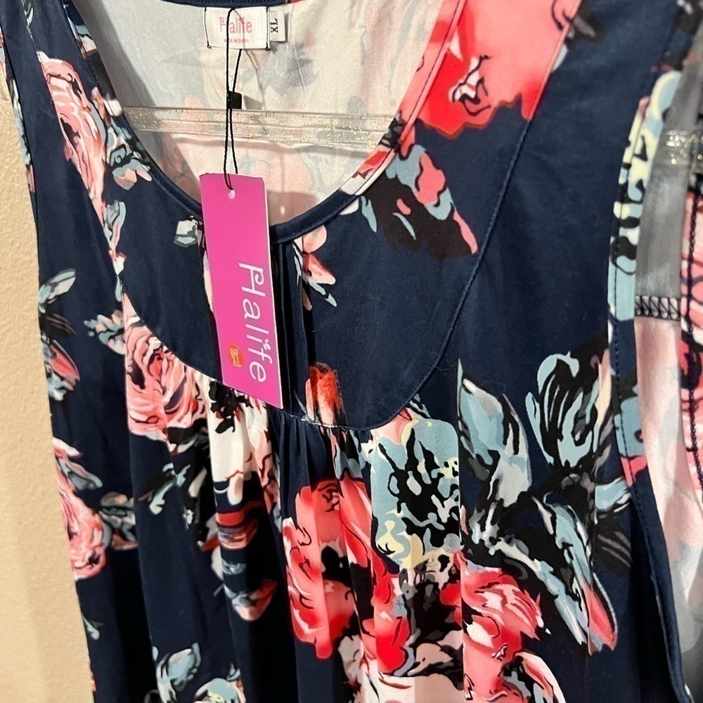𝅺HALIFE tank top - Picture 2 of 5